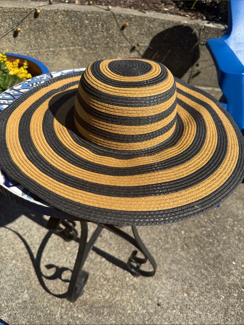 White House Black Market Black and Tan Wide-Brim Straw Sun Hat